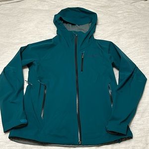Patagonia Rainshadow Jacket - Women’s Medium in Elwha Blue